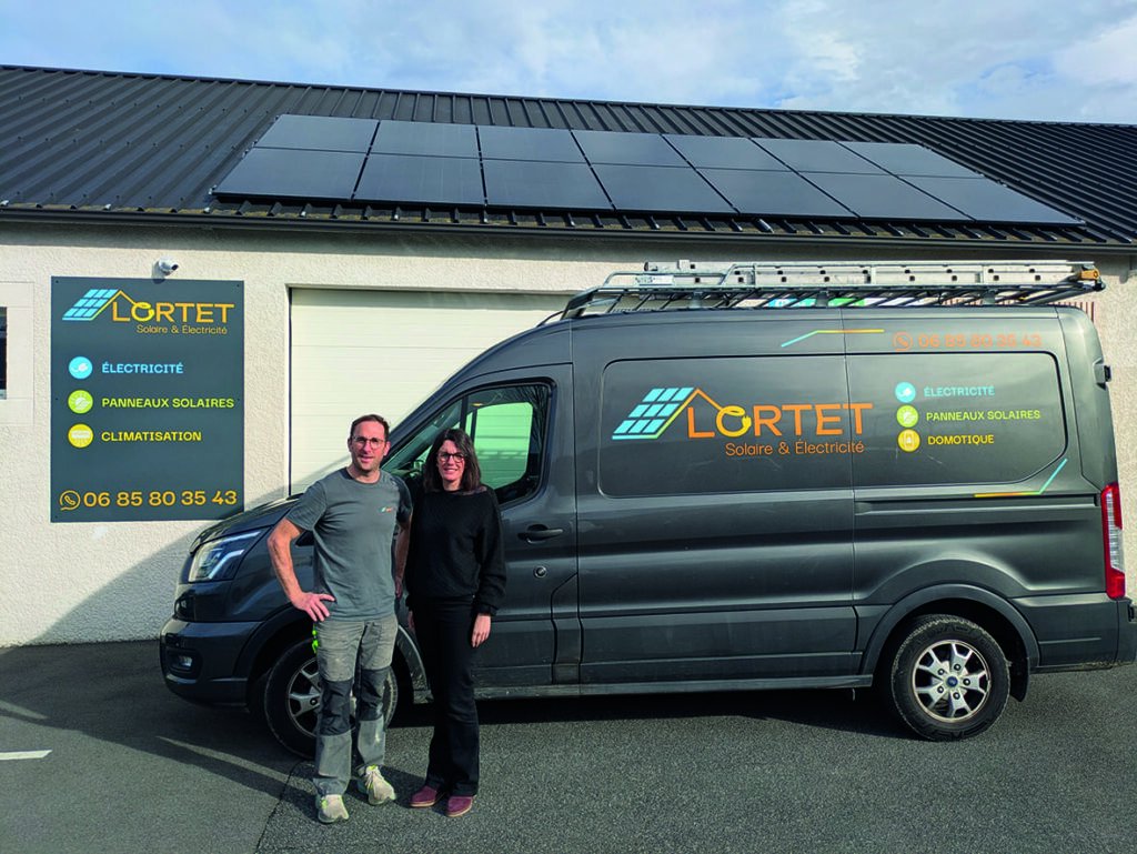 Camion Lortet Solaire & Électricité, photovoltaïque et électricité à Morlaàs