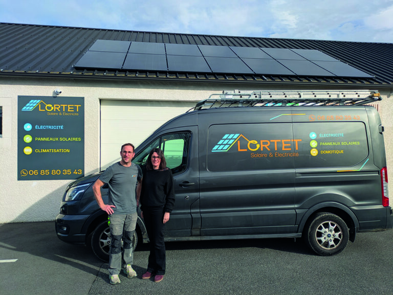 Camion Lortet Solaire & Électricité, photovoltaïque et électricité à Morlaàs